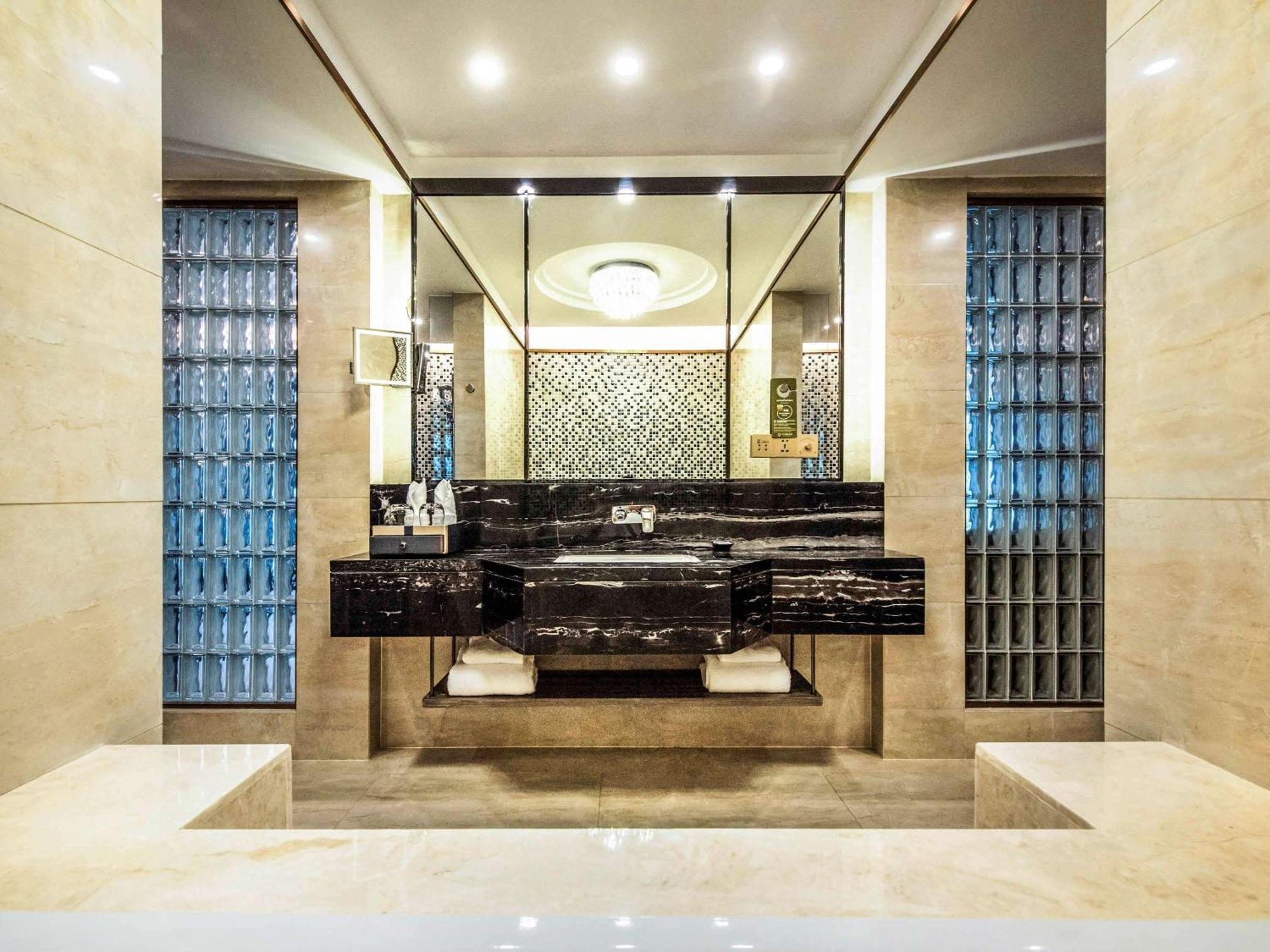 Mercure Chongqing Downtown Buitenkant foto